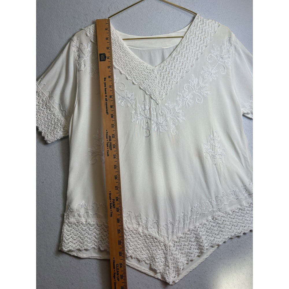 Boho Ivory White Embroidered Crochet Lace V-Neck Sharkbite Hem Blouse Top - Picture 7 of 7